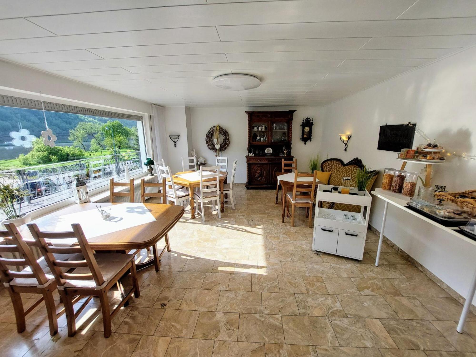 Pension Mosella, Gaestezimmer 圣阿尔德贡德 外观 照片